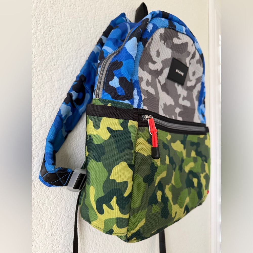 STATE Kids Kane Camo Backpack 15L GUC - Picture 6 of 13